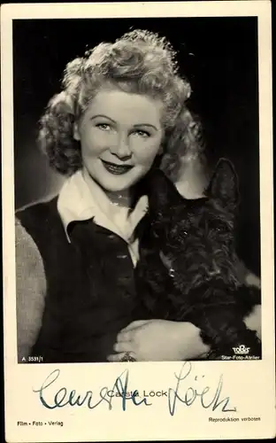 Ak Schauspielerin Carsta Löck, Portrait mit schwarzem Terrier, Autogramm