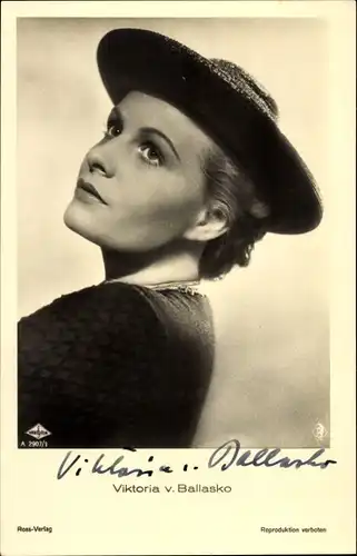 Ak Schauspielerin Viktoria von Ballasko, Portrait mit Hut, Ross Verlag A 2907 1, Autogramm