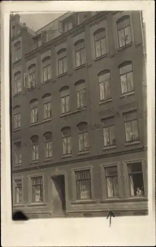 Foto Ak Kiel, Blick auf Wohnhaus