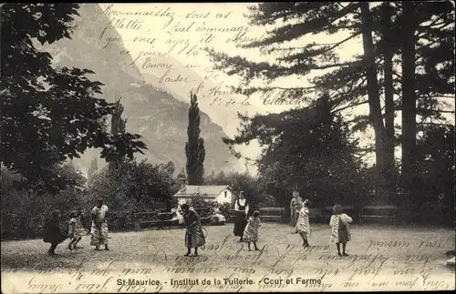 Ak Saint Maurice Kt. Wallis Schweiz, Institut de la Tuilerie, Cour et Ferme