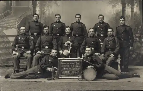 Foto Ak KuK Soldaten in Uniformen, Gruppenaufnahme