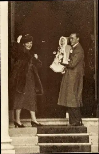 Foto Ak Prinzessin Juliana der Niederlande, Prinz Bernhard, Prinzessin Beatrix, 1939