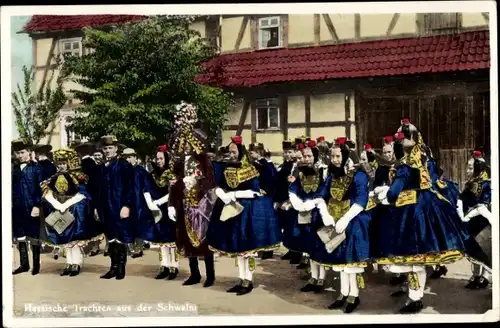 Ak Hessische Trachten, Schwälmer Brautpaar, Brautführer, Brautführerinnen