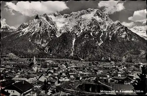 Ak Mittenwald in Oberbayern, Gesamtansicht, Karwendel