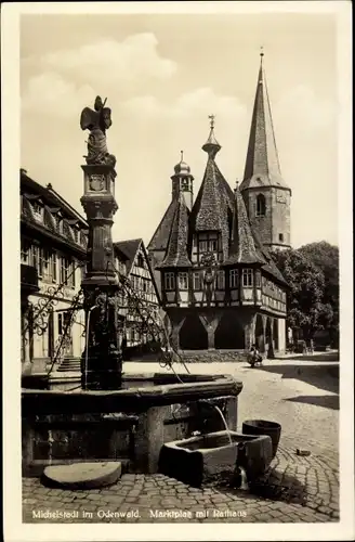 Ak Michelstadt im Odenwald Hessen, Marktplatz mit Rathaus, Brunnen