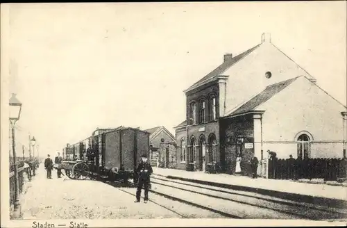 Ak Staden Westflandern, Bahnhof, Gleisseite