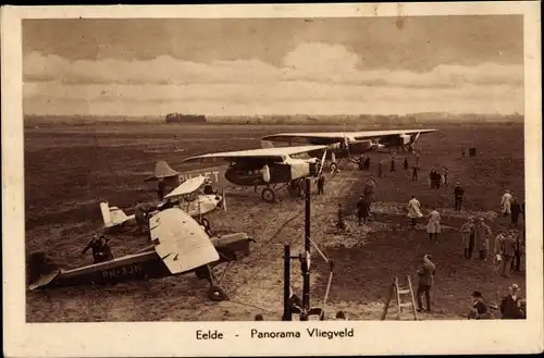 Ak Eelde Tynaarlo Drenthe Niederlande, Panorama Vliegveld, Flugzeuge auf dem Rollfeld