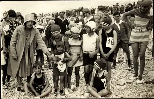 Foto Ak Onival Ault Somme, Schwimmer, Strand, Kinder