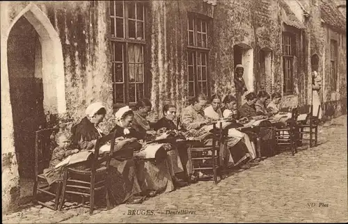 Ak Brügge, Klöpplerinnen bei der Arbeit