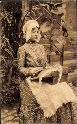 Ak Flämische Spitzenklöpplerin in Tracht