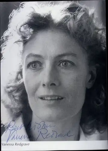 Ak Schauspielerin Vanessa Redgrave, Portrait, Autogramm