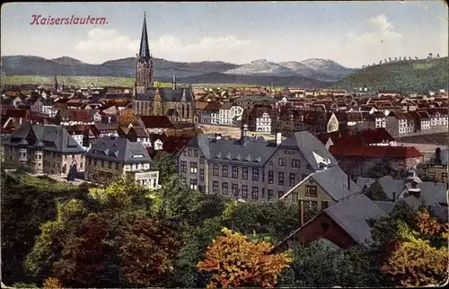 Ak Kaiserslautern in der Pfalz, Ortsansicht, Blick über die Dächer, Kirchturm