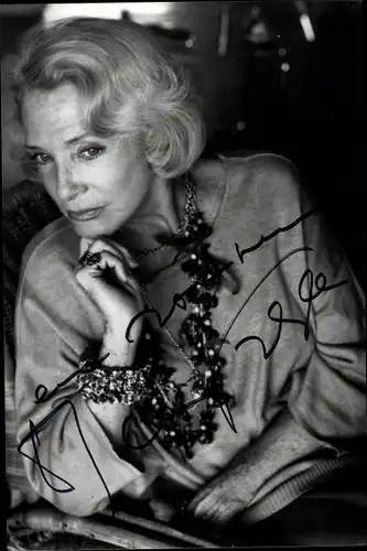 Foto Schauspielerin Micheline Presle, Portrait, Autogramm