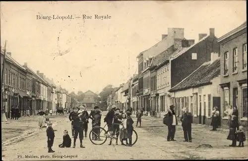 Ak Bourg Leopold Leopoldsburg Flandern-Limburg, Rue Royale