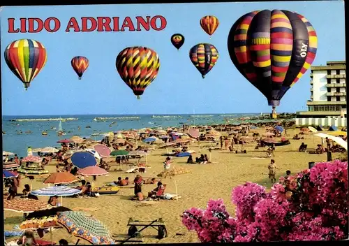 Ak Lido Adriano Ravenna Emilia Romagna, Heißluftballons über dem Strand