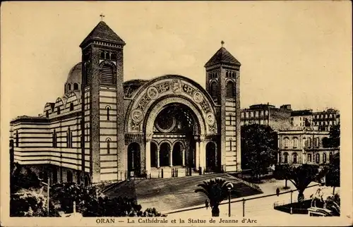 Ak Oran Algerien, Die Kathedrale, Statue von Jeanne d'Arc