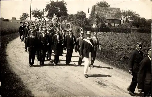 Foto Ak Maaslingen Petershagen an der Weser, Schützenfest 1954?, Festzug