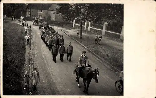 Foto Ak Maaslingen Petershagen an der Weser, Schützenfest 1954?, Festzug