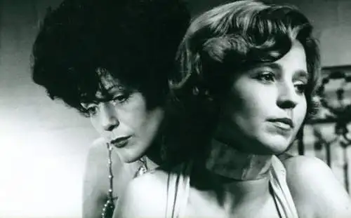 Foto Schauspielerinnen H. Schygulla, M. Carstensen, Filmszene Die bitteren Tränen der Petra v. Kant