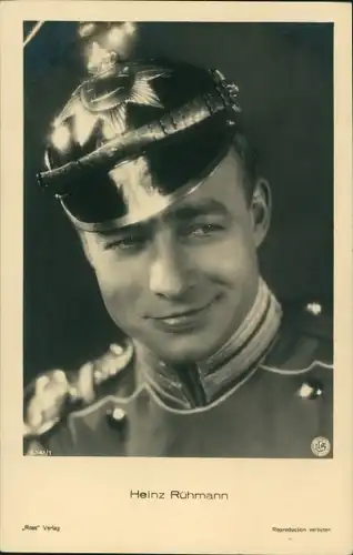 Ak Schauspieler Heinz Rühmann, Portrait, Pickelhaube
