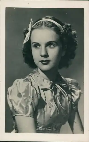 Ak Schauspielerin Deanna Durbin, Portrait
