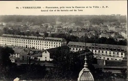 Ak Versailles Yvelines, Panorama aufgenommen in Richtung der Kaserne und der Stadt
