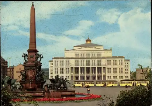 Ak Leipzig in Sachsen, Opernhaus am Karl-Marx-Platz, Monument, Straßenbahn