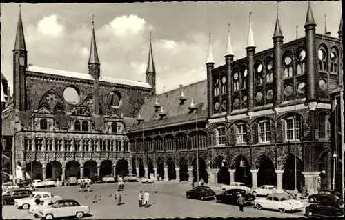 Ak Hansestadt Lübeck, Marktplatz mit Rathaus