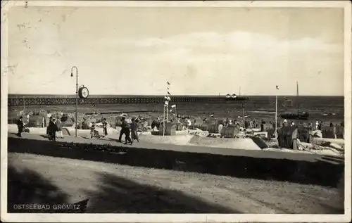 Ak Ostseebad Grömitz in Holstein, Blick zum Strand, Seebrücke