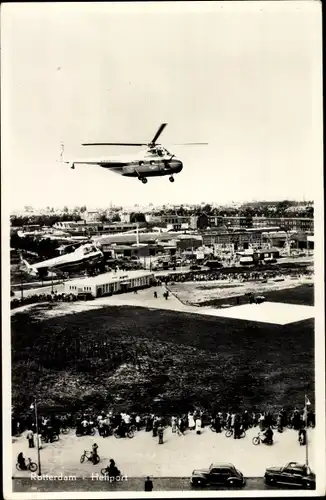 Ak Rotterdam Südholland Niederlande, Heliport, Hubschrauber über dem Landeplatz, Zuschauer