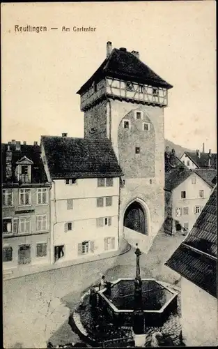 Ak Reutlingen in Württemberg, Gartentor, Brunnen