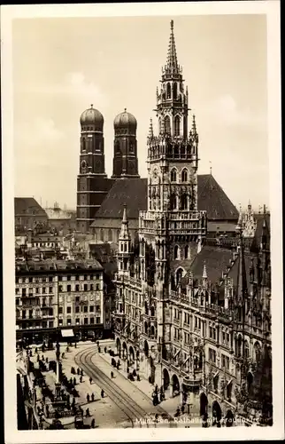 Ak München, Rathaus mit Frauenkirche