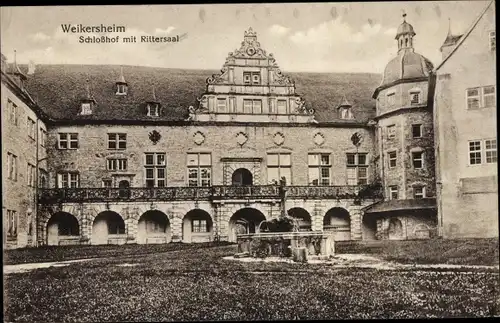 Ak Weikersheim in Tauberfranken, Schlosshof mit Rittersaal