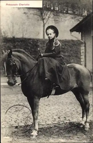 Ak Prinzessin Charlotte von Luxemburg, Portrait zu Pferde