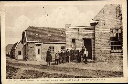 Ak Barneveld Gelderland, The Rudolph Foundation, die jüngste Klasse der Lower Horticultural School