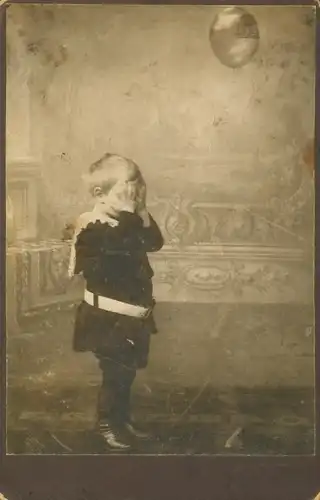 Kabinett Foto Kinderportrait, Junge, Luftballon