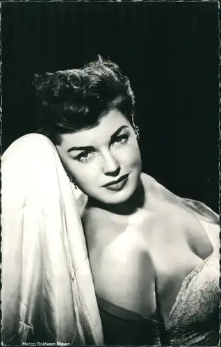 Ak Schauspielerin Esther Williams, Portrait