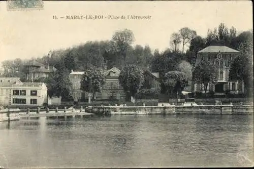 Ak Marly le Roi Yvelines, Place de l'Abreuvoir