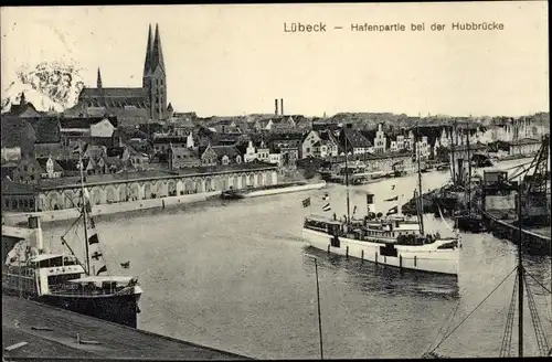 Ak Hansestadt Lübeck, Hafen bei der Hubbrücke, Dampfer