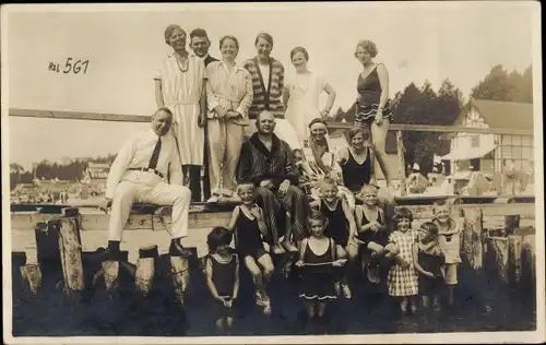 Foto Ak Ostseebad Grömitz in Holstein, Gruppenfoto, Badegäste