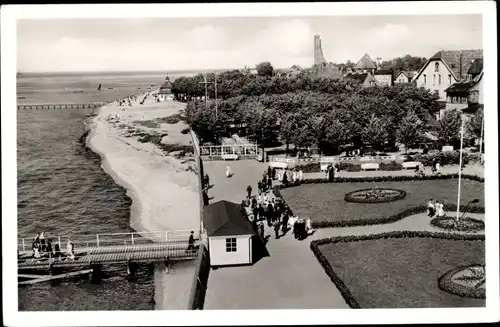 Ak Laboe an der Ostsee, Strand, Marine-Ehrenmal