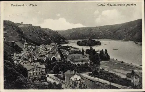 Ak Bacharach am Rhein, Totalansicht Rheinabwärts