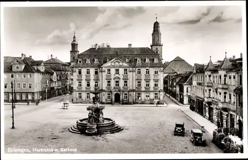 Ak Erlangen Mittelfranken, Markt mit Rathaus und Brunnen