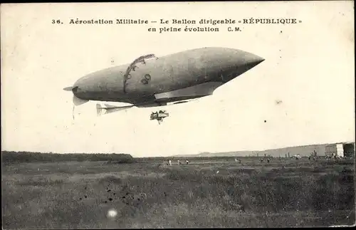 Ak Military Aerostation, das republikanische Luftschiff in voller Entwicklung, Luftschiff