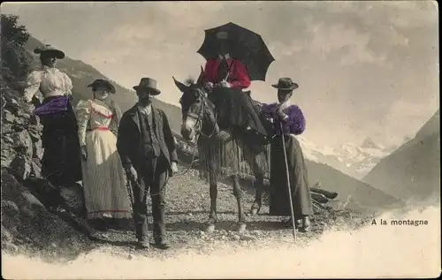 Ak Wanderer in den Bergen, Pferd, Berglandschaft