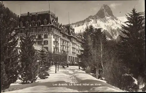 Ak Les Avants Montreux Kanton Waadt, Grand Hotel im Winter