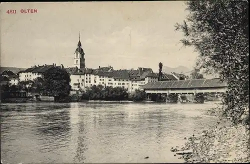 Ak Olten Kt. Solothurn Schweiz, Brücke, Uhrenturm, Gebäude am Ufer