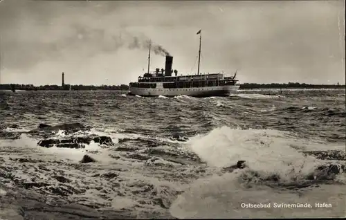 Ak Świnoujście Swinemünde Pommern, Dampferpartie