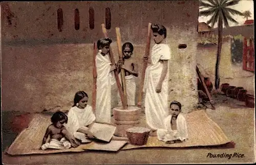 Ak Pounding Rice, Mädchen beim Reis stampfen
