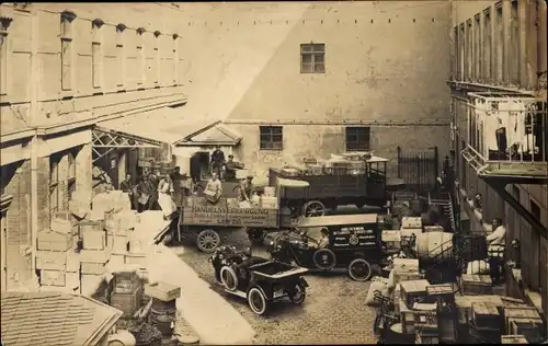 Foto Ak Leipzig in Sachsen, Fabrikgelände Gebrüder Lodde, LKW, Auto